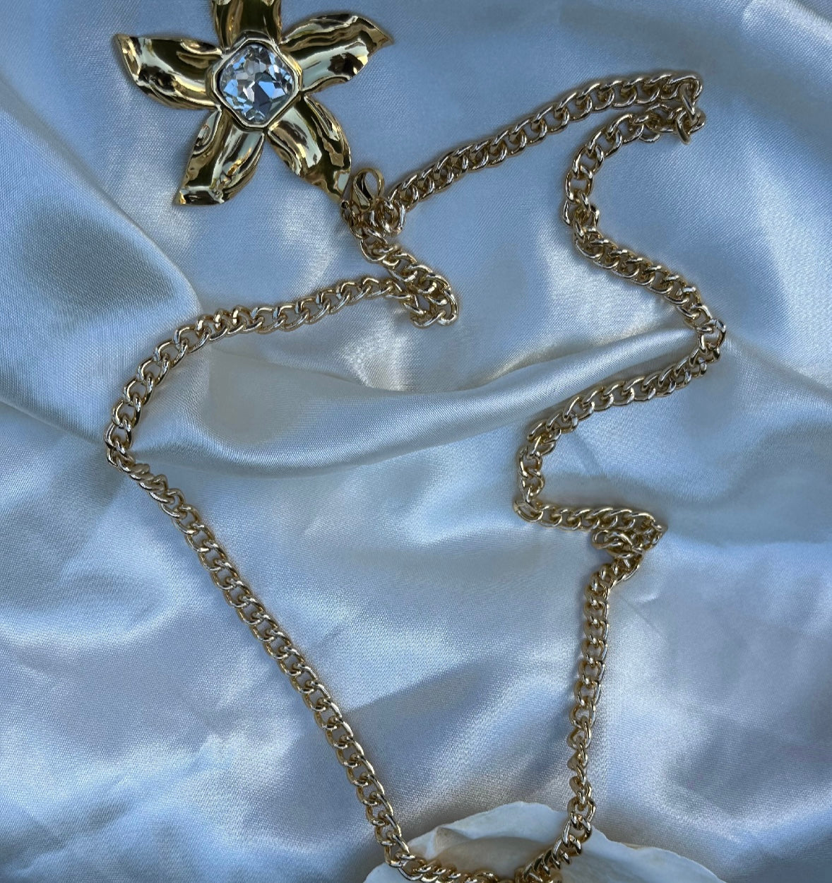 שרשרת חגורה פרח